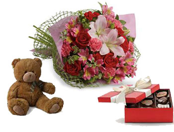 Tell someone you love them with this romantic bouquet with chocs & teddy